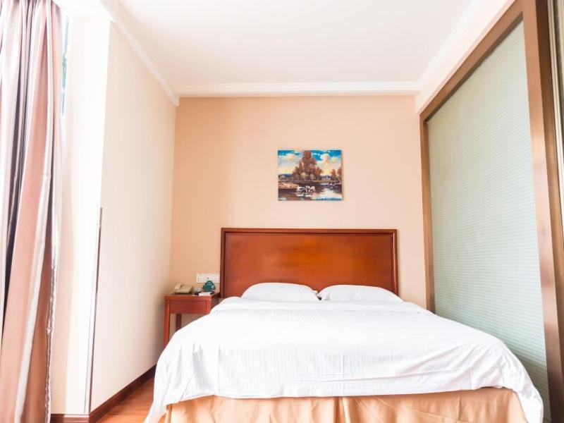Greentree Inn Jiangsu Suzhou Kunshan High Speed Rail Station Hengshan Road Express Hotel Exterior photo